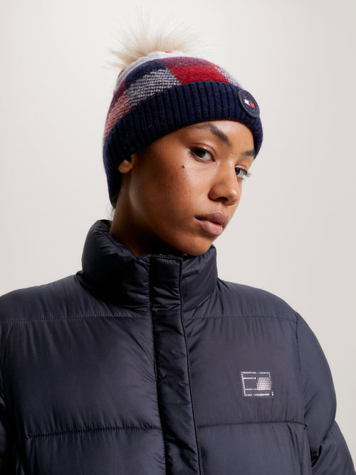karo-strick-pom-pom-beanie-multi