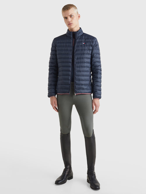 men-light-re-down-jacket-desert-sky