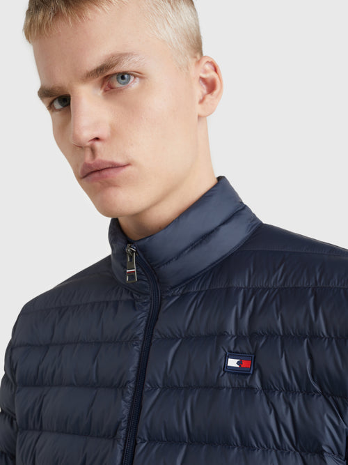 men-light-re-down-jacket-desert-sky